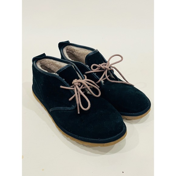 UGG Black Suede Chukka Boots Women's Size 9 Lace Up Shearling Lined - Picture 1 of 4